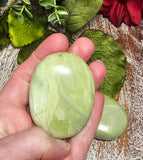 Serpentine Pocket/Palm Stone