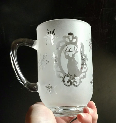 16 oz Framed Deer With Snowflakes Etched Glass Mug
